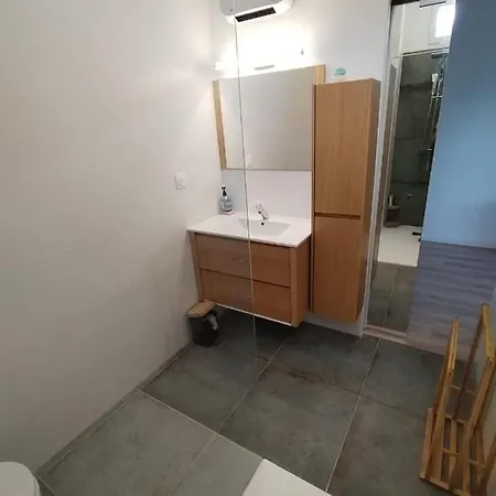 Grand Studio Spacieux Et Climatise Appartement Saint-Raphaël