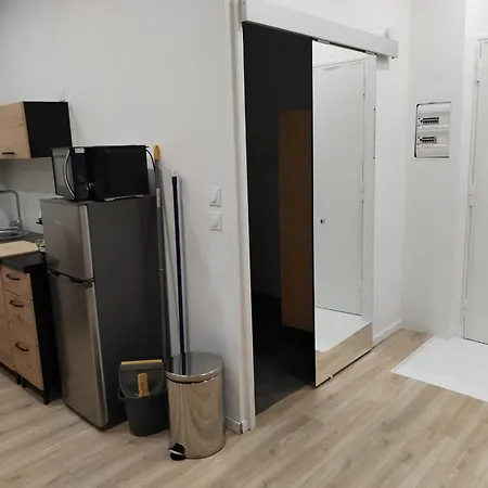 Grand Studio Spacieux Et Climatise Appartement Saint-Raphaël